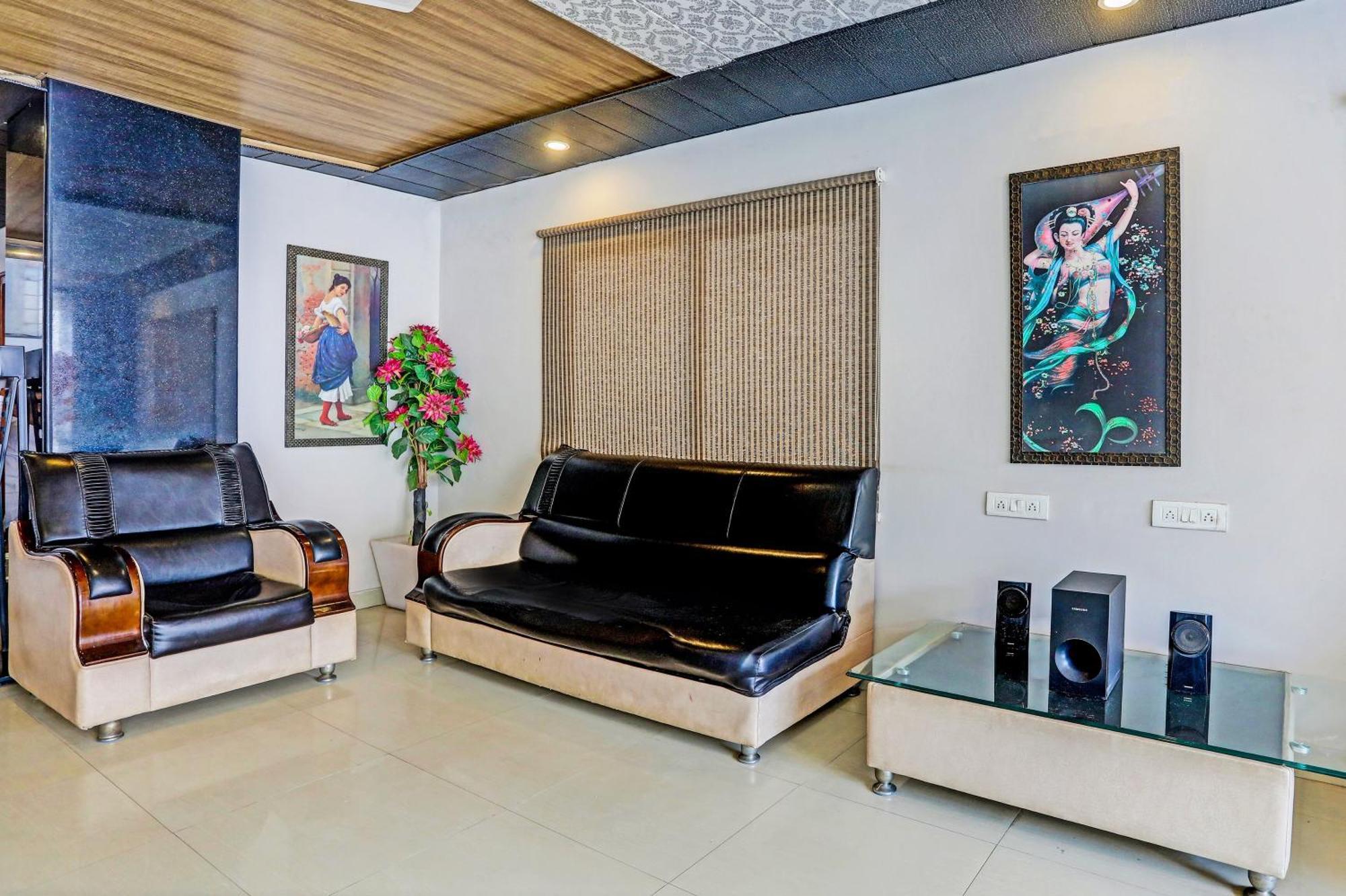 Super Townhouse Vaishnavi Hotel Secundurabad Exterior photo